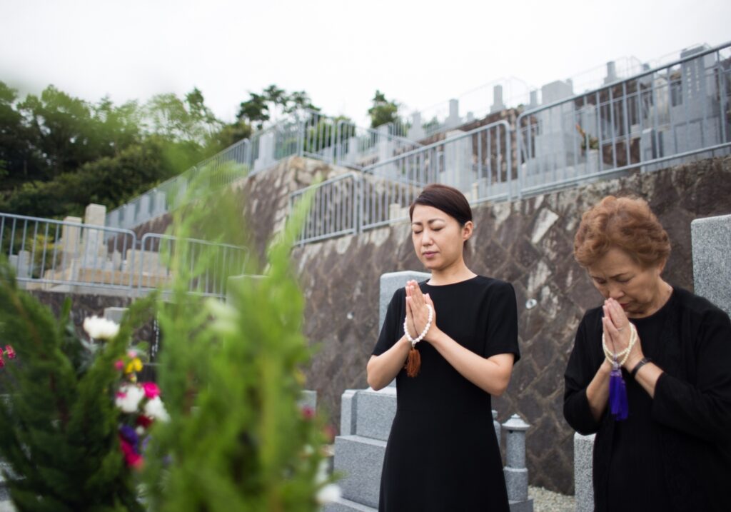 三重郡菰野町 四日市市 便利屋 お墓掃除 お参り 代理お参り 遺品整理 ゴミ屋敷片付け お花取り換え